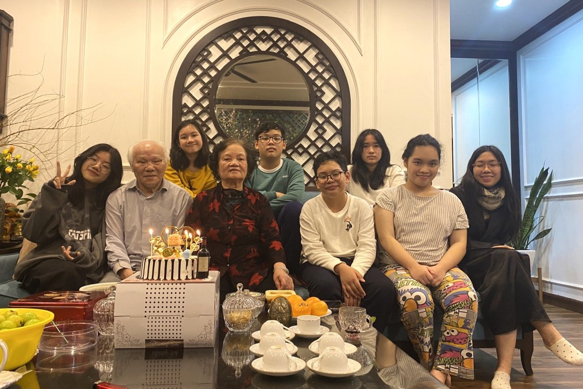 Mạch ngầm Hán Nôm truyền thống và lời hồi đáp ấm áp dành cho gia đình - Ảnh 2.