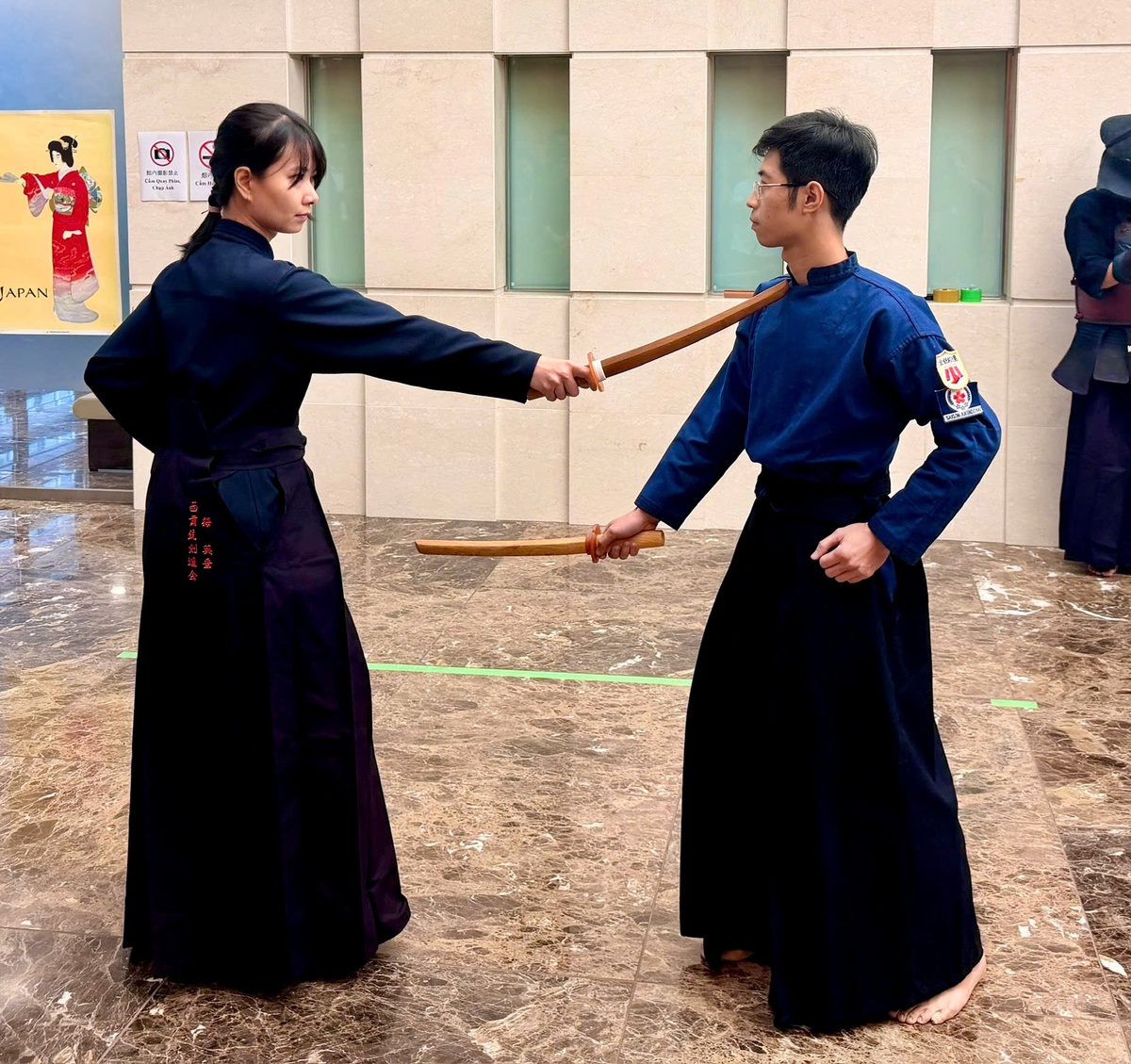 Nhật Bản trao tặng dụng cụ tập luyện Jukendo cho Liên đoàn Kiếm đạo TPHCM- Ảnh 2.
