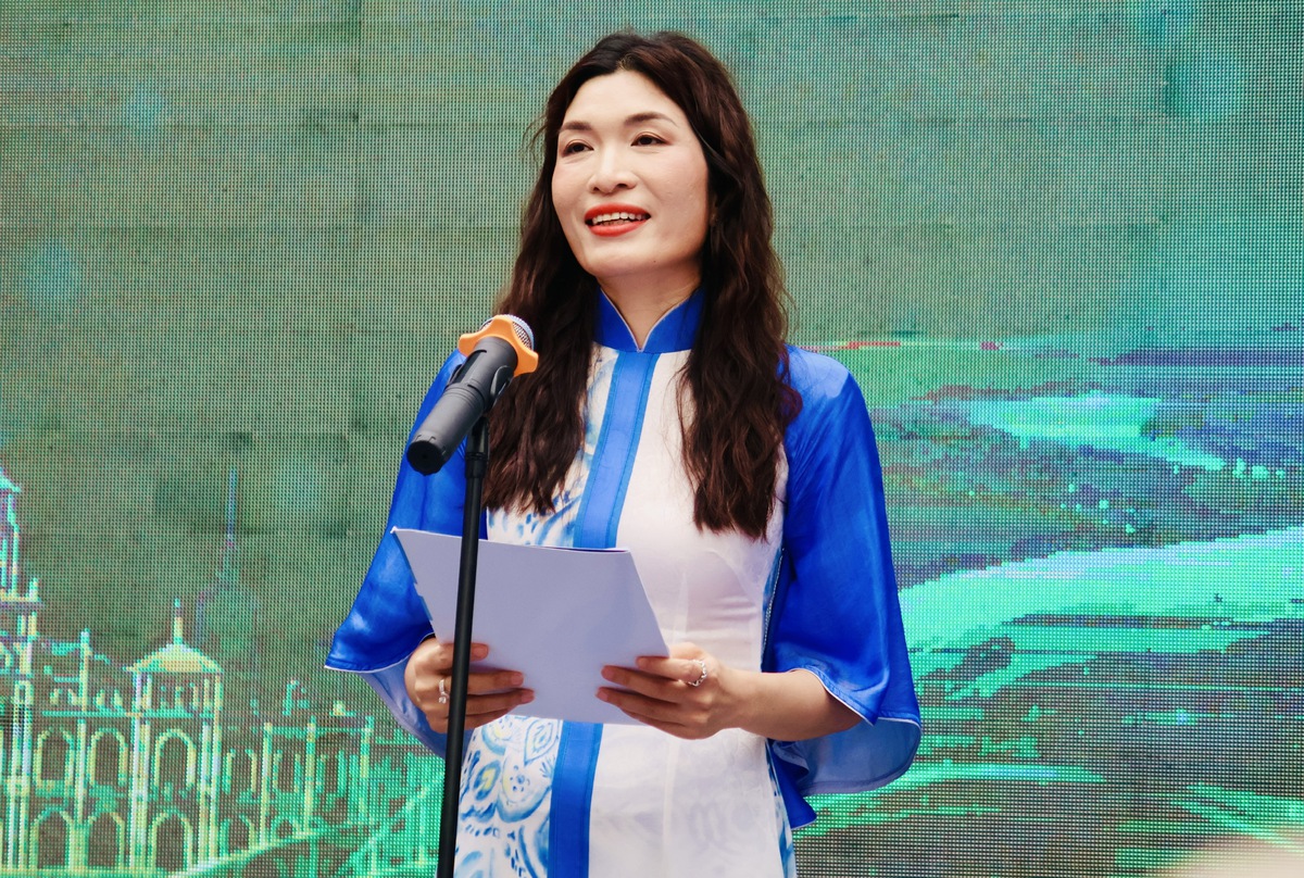 TPHCM xây dựng hệ sinh thái văn hóa áo dài, khẳng định giá trị di sản trong đời sống hiện đại- Ảnh 3. TPHCM xây dựng hệ sinh thái văn hóa áo dài, khẳng định giá trị di sản trong đời sống hiện đại- Ảnh 3.