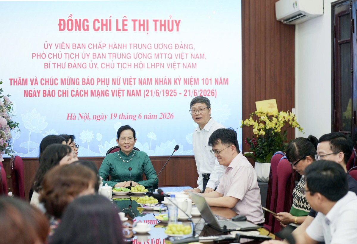 Chủ tịch Hội LHPN Việt Nam Lê Thị Thủy chúc mừng Báo Phụ nữ Việt Nam nhân Ngày Báo chí Cách mạng Việt Nam - Ảnh 1.
