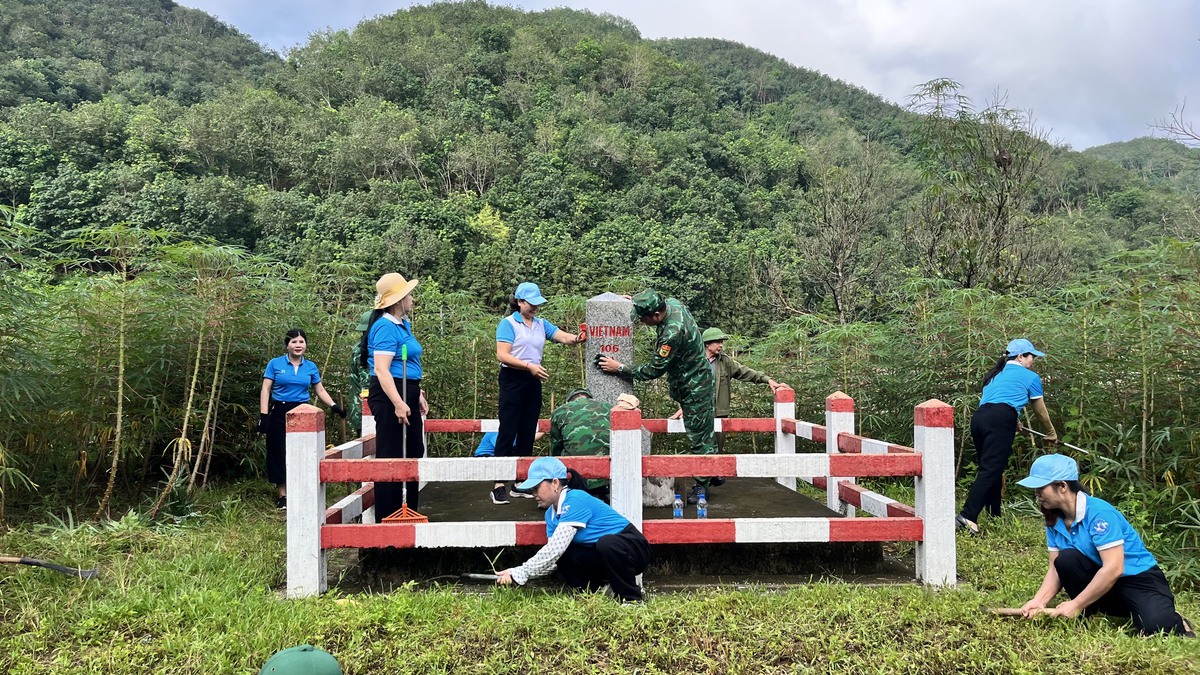 Lào Cai: Nhân rộng mô hình hỗ trợ phụ nữ khó khăn ở biên giới- Ảnh 2.