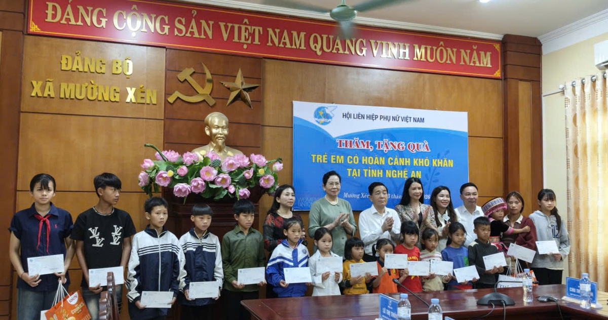 Trẻ em hạnh phúc, an toàn, vững bước trong kỷ nguyên số- Ảnh 1. Trẻ em hạnh phúc, an toàn, vững bước trong kỷ nguyên số- Ảnh 1.