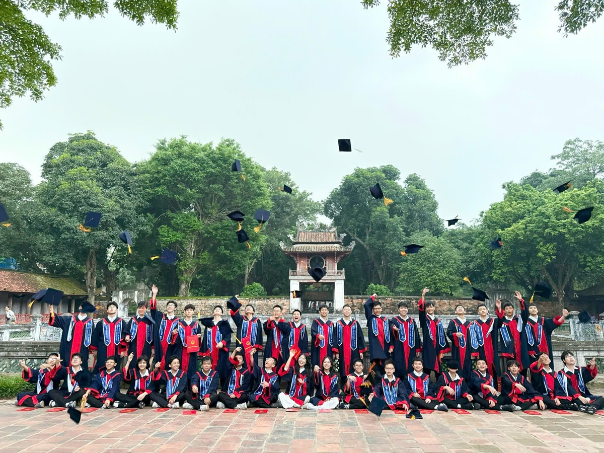 Tất cả học sinh ở một lớp “siêu nghịch” trúng tuyển vào trường chuyên- Ảnh 1. Tất cả học sinh ở một lớp “siêu nghịch” trúng tuyển vào trường chuyên- Ảnh 1.