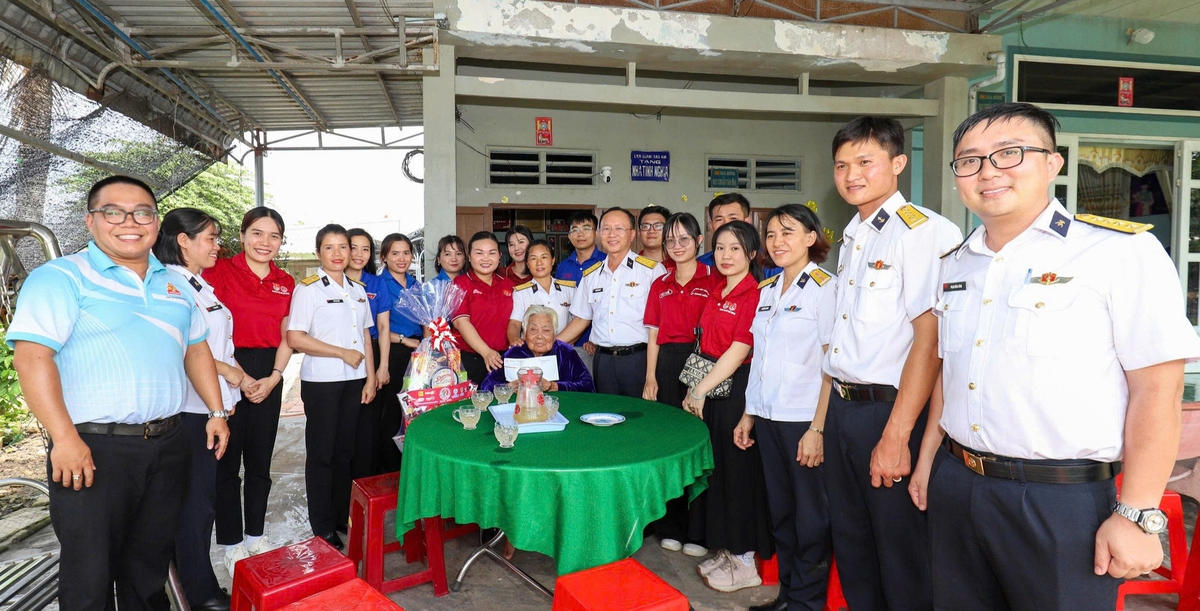 Chiến dịch "Kỳ nghỉ hồng" ý nghĩa của Trung tâm bảo đảm kỹ thuật Vùng 2 Hải quân - Ảnh 2.