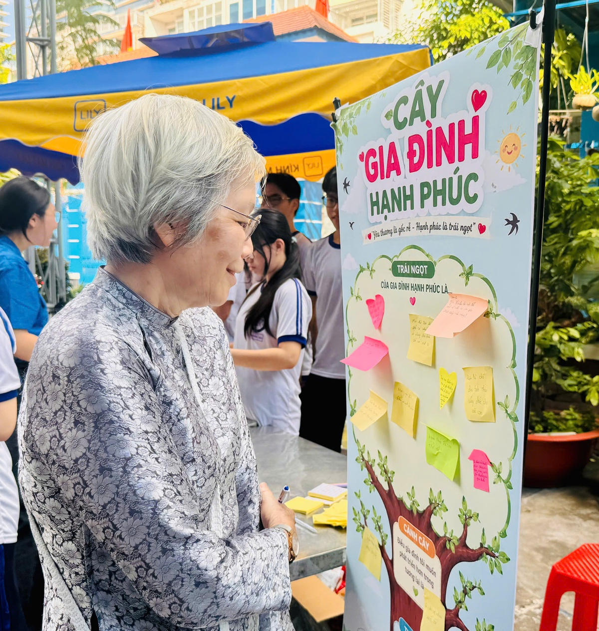 Tuyên dương 30 gương 'Người con hiếu thảo' tại Ngày hội Gia đình hạnh phúc- Ảnh 2.