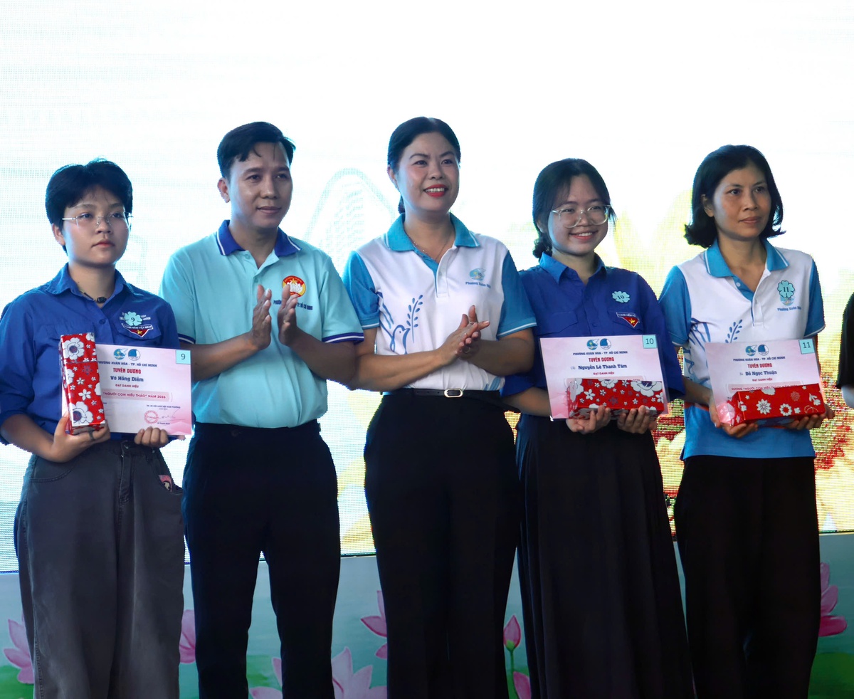 Tuyên dương 30 gương 'Người con hiếu thảo' tại Ngày hội Gia đình hạnh phúc- Ảnh 3.