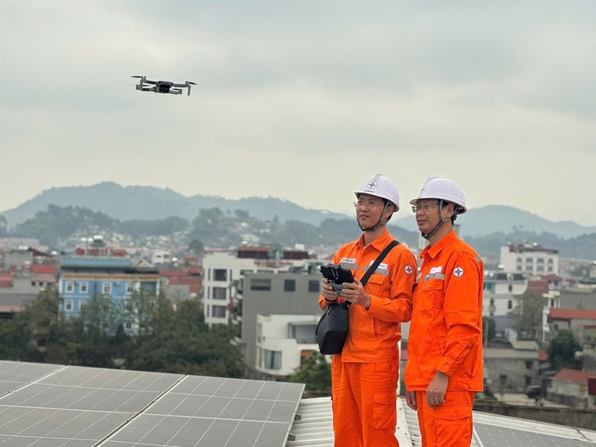 Điện lực miền Bắc đảm bảo cung ứng điện an toàn, ổn định trước áp lực phụ tải tăng cao - Ảnh 2.