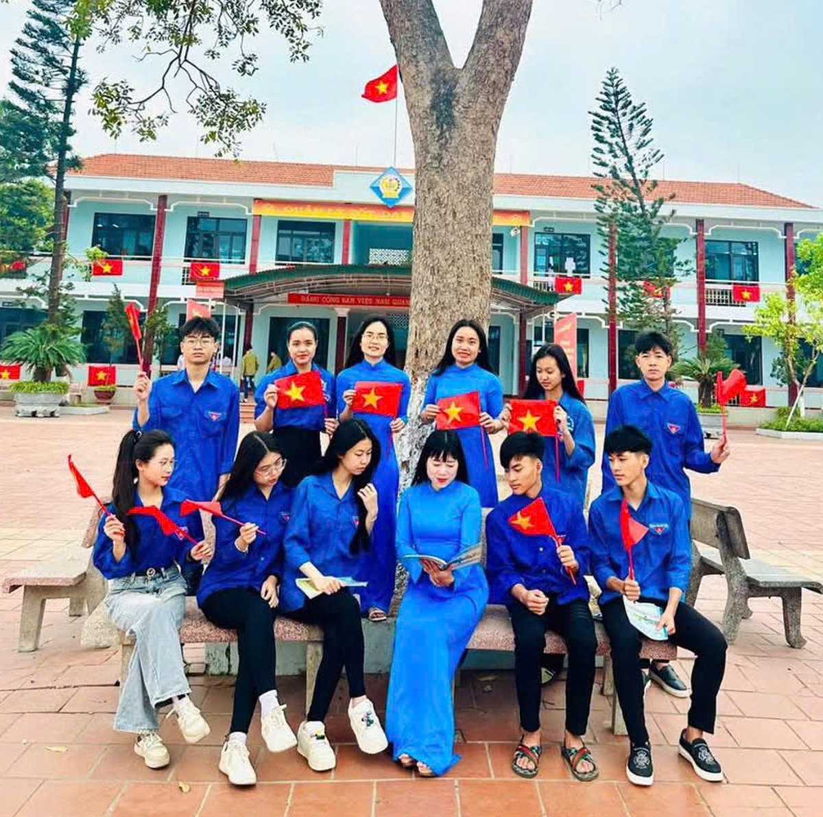 Ngăn khói thuốc trong trường học: Không thể chỉ trông chờ vào thầy cô- Ảnh 2. Ngăn khói thuốc trong trường học: Không thể chỉ trông chờ vào thầy cô- Ảnh 2.