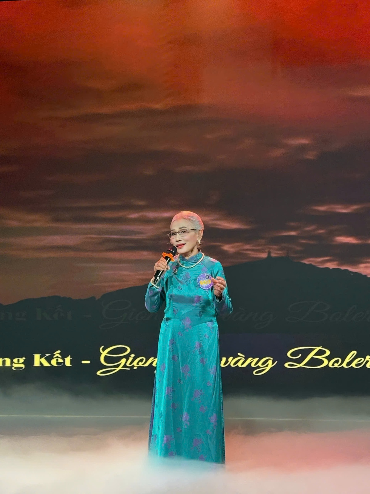 Thí sinh lớn tuổi nhất cuộc thi Giọng ca vàng Bolero giành ngôi Á quân- Ảnh 2.