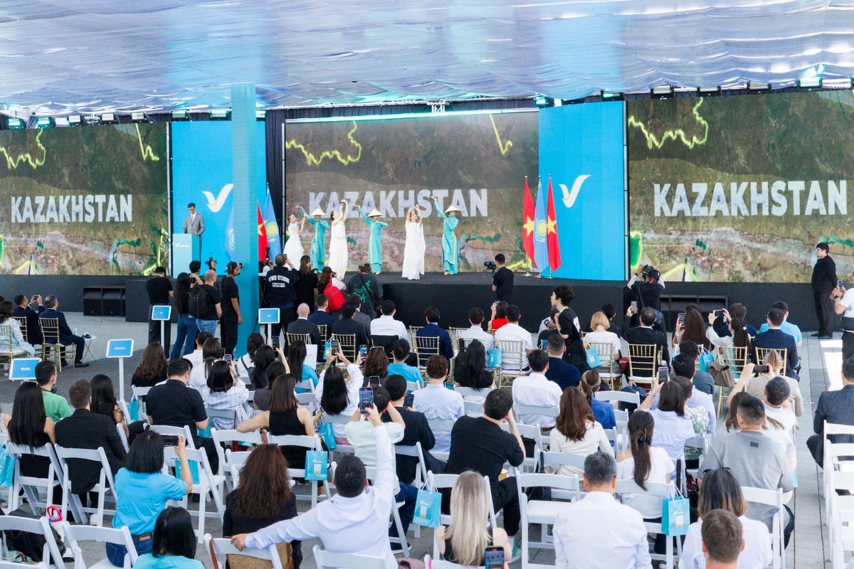 Green SM chính thức ra mắt dịch vụ gọi xe thuần điện tại Kazakhstan - Ảnh 6.
