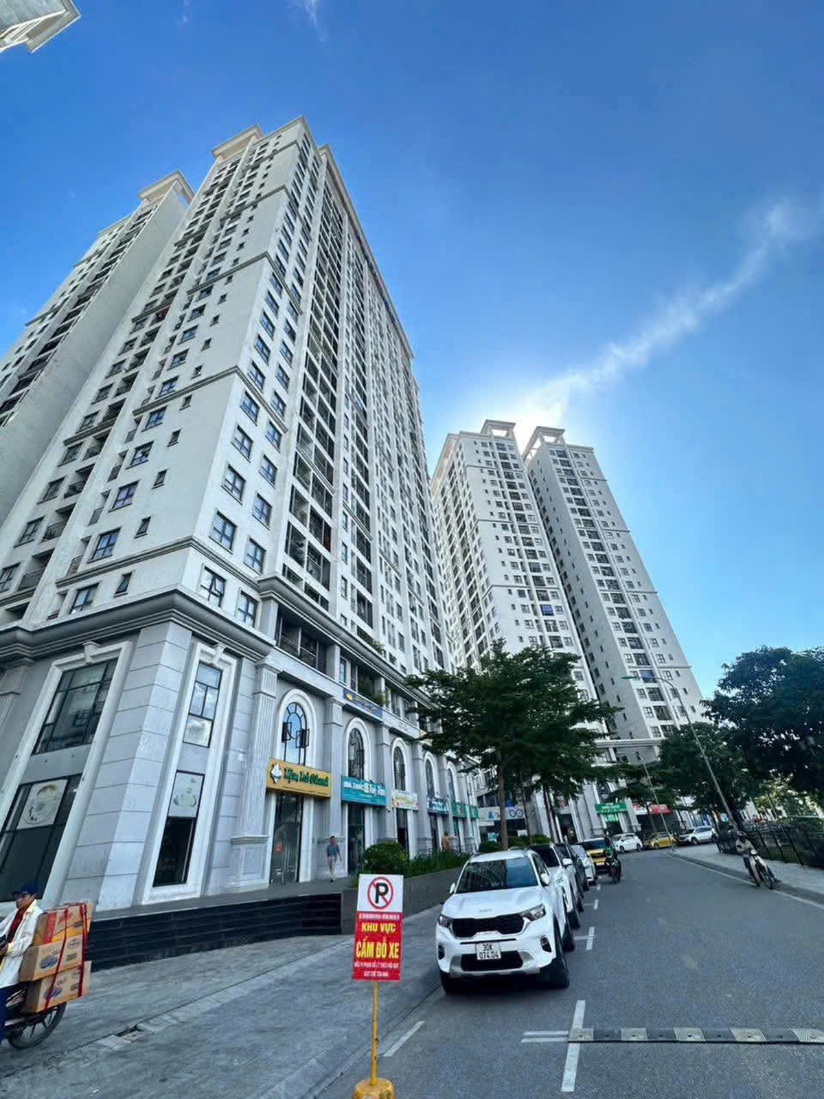 Chung cư Hà Nội hạ nhiệt: Người bán sốt ruột, người mua chần chừ- Ảnh 1.