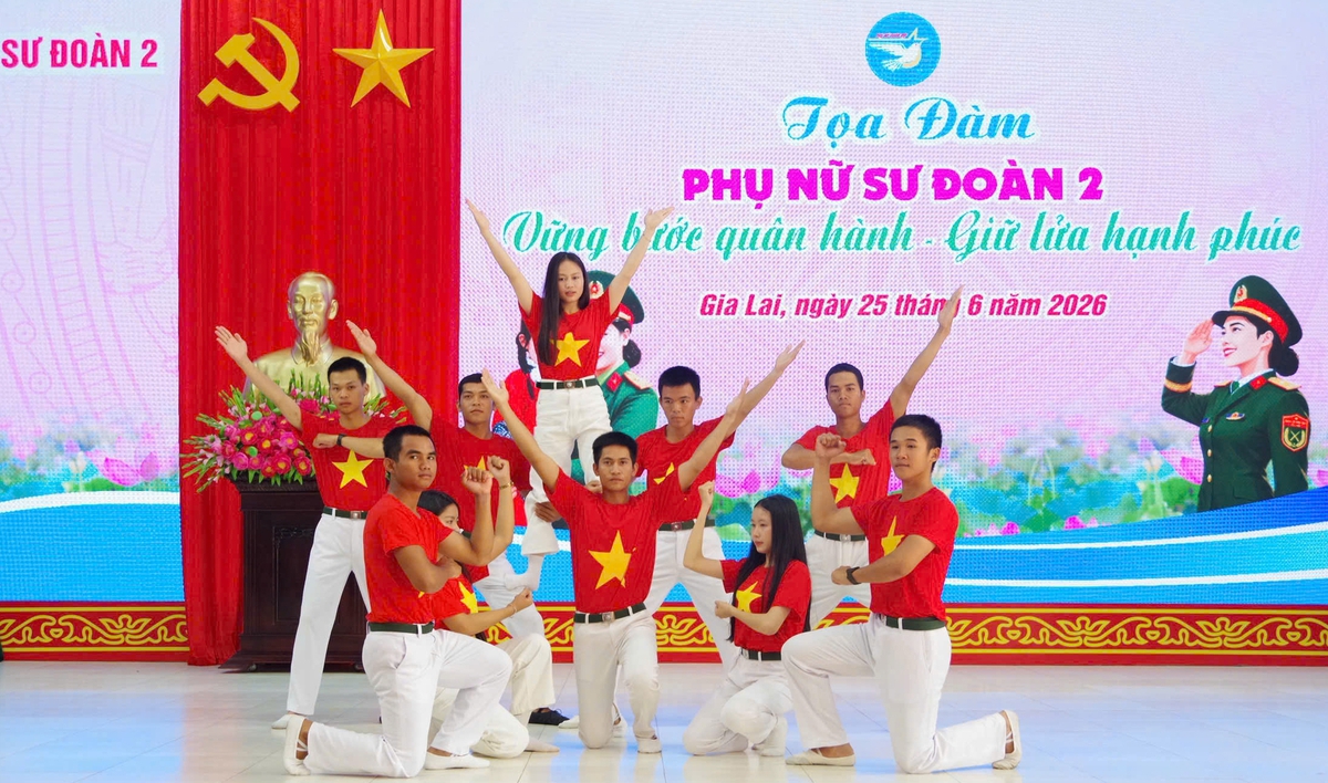 Phụ nữ Sư đoàn 2 "Vững bước quân hành, giữ lửa hạnh phúc"- Ảnh 1.