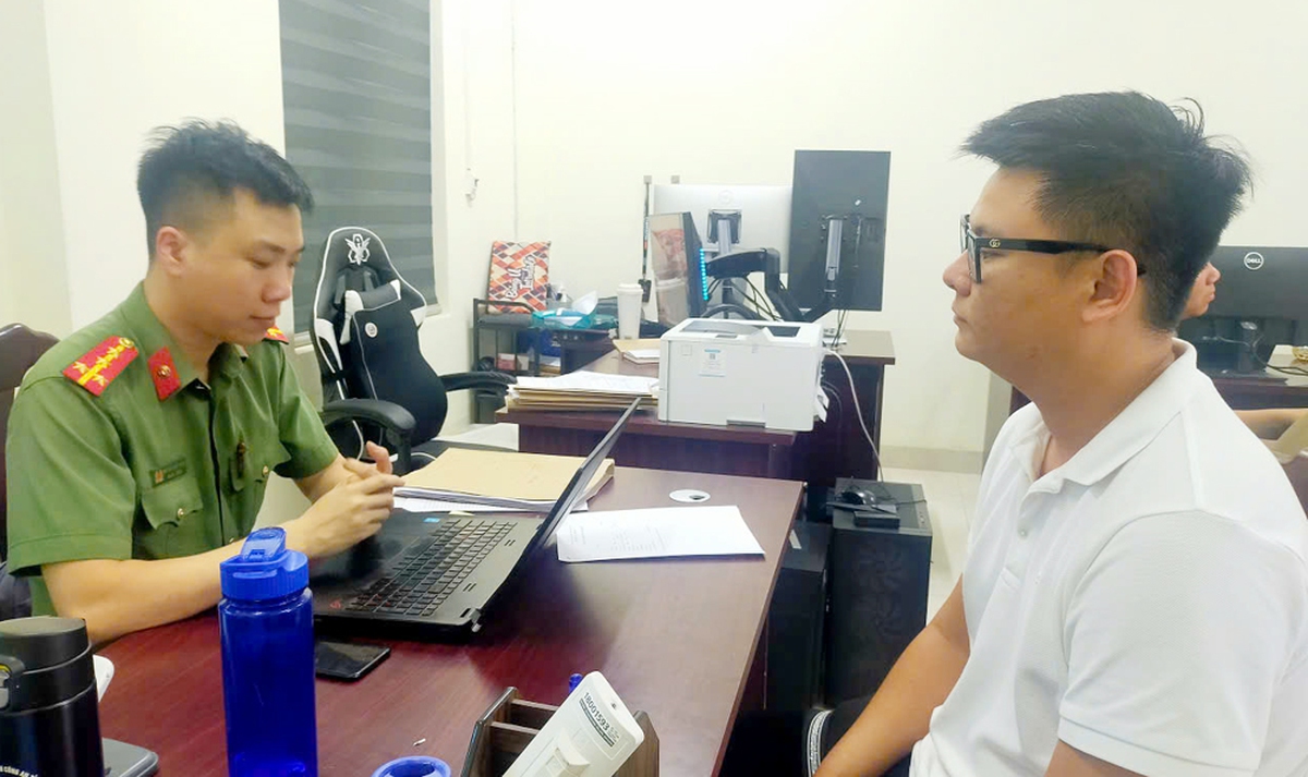 Triệt phá đường dây mua bán hơn 1.000 tài khoản ngân hàng - Ảnh 1.