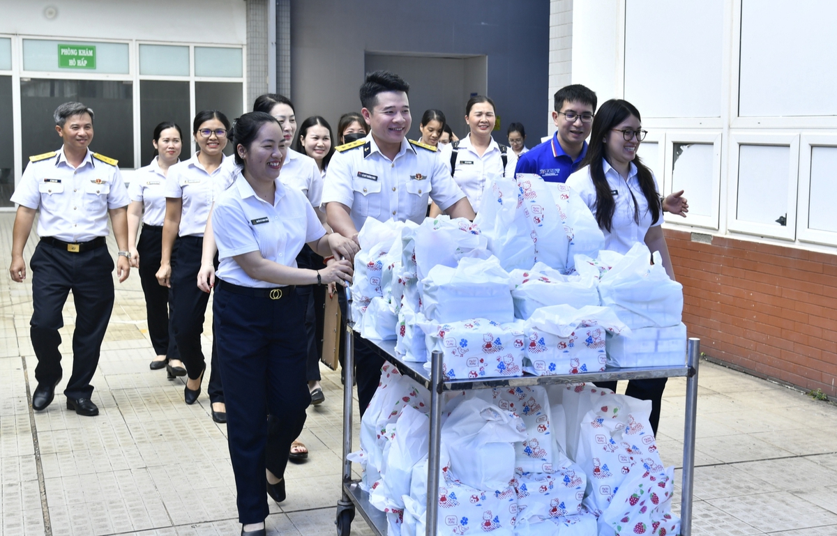 Tiếp thêm nghị lực cho bệnh nhân khó khăn- Ảnh 1.