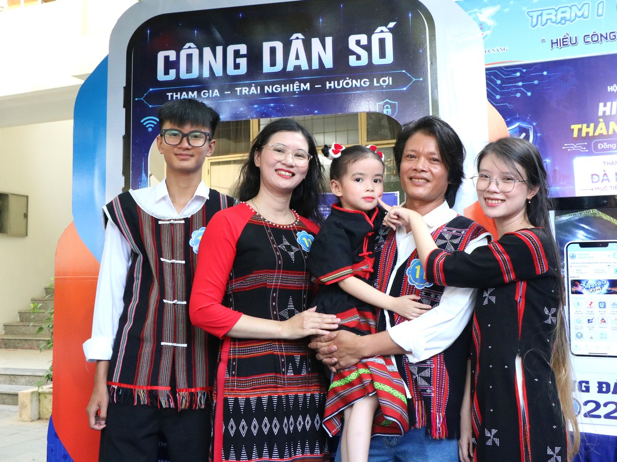 Yêu thương kết nối "gia đình số"- Ảnh 5.