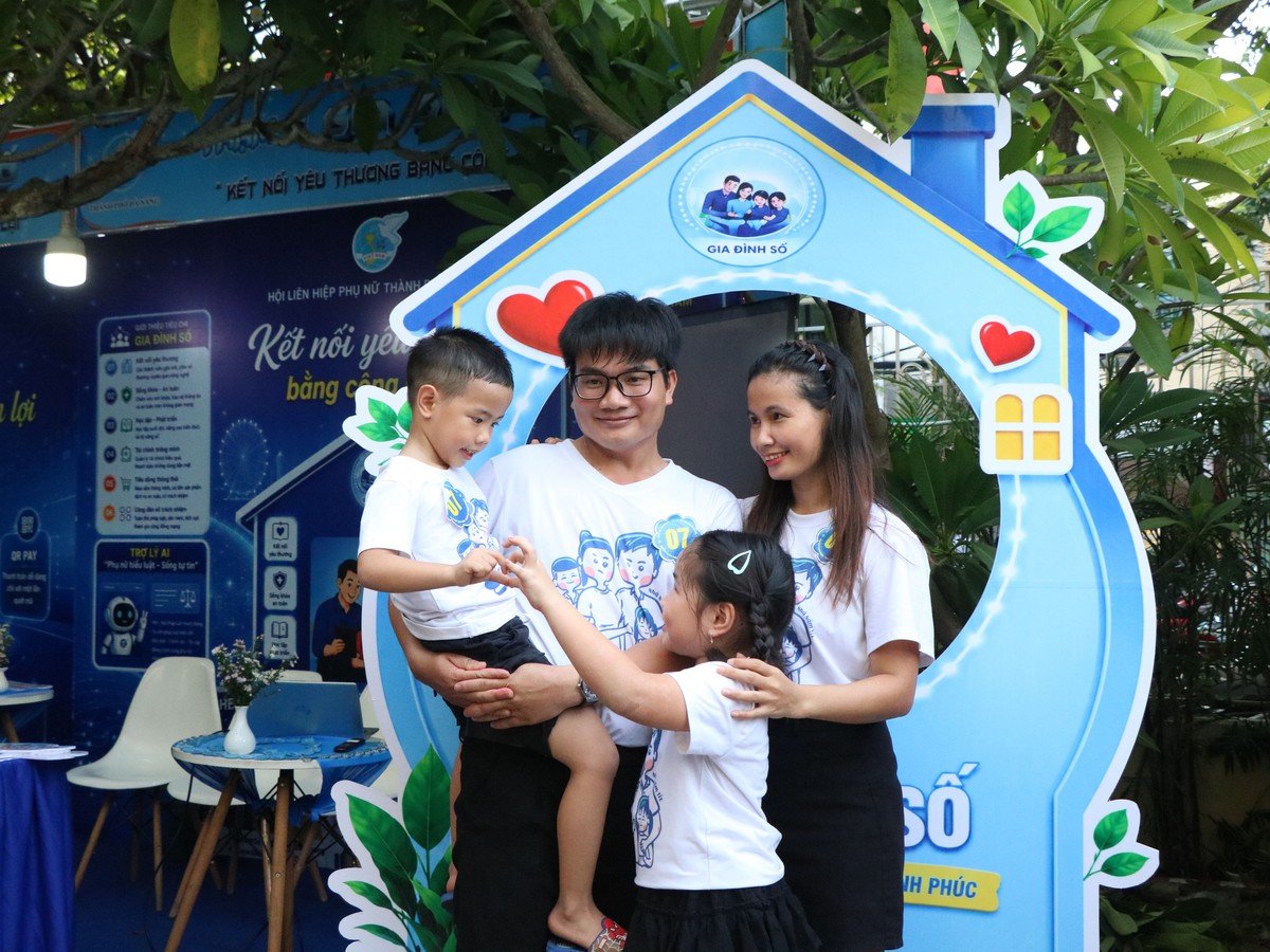 Yêu thương kết nối "gia đình số"- Ảnh 10.