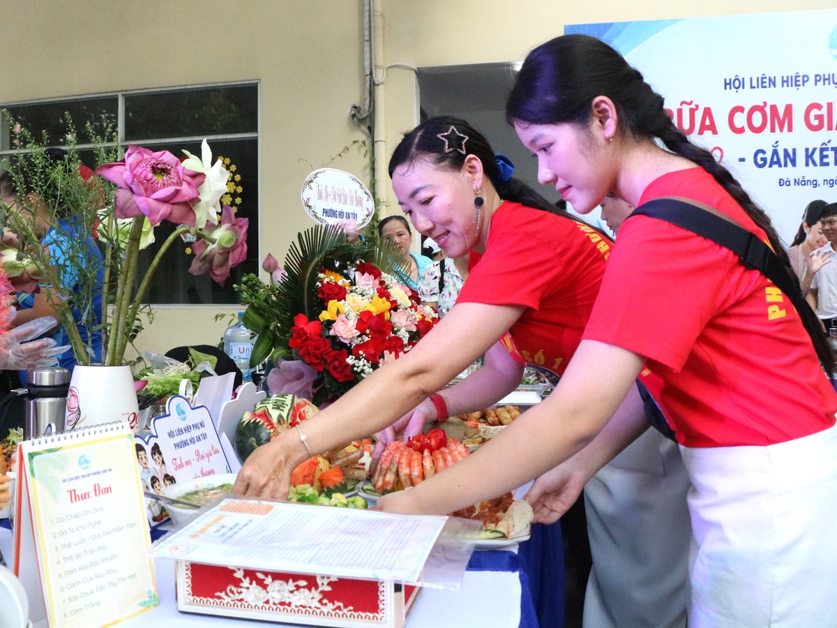 Yêu thương kết nối "gia đình số"- Ảnh 12.