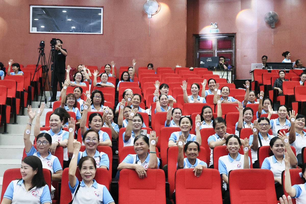 Lễ Mít tinh hưởng ứng Ngày Gia đình Việt Nam 28/6: "Chạm yêu thương - Xây hạnh phúc" - Ảnh 15.