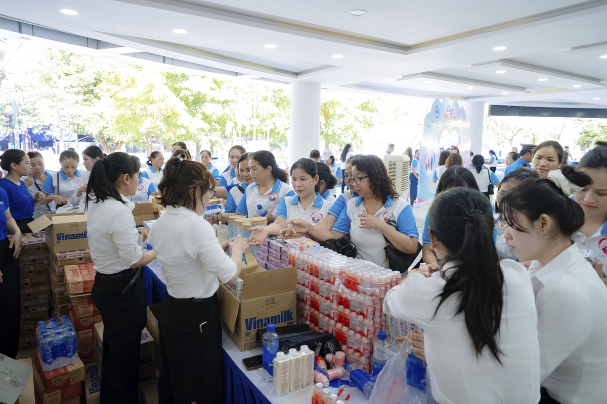 Vinamilk Sure đồng hành cùng Ngày Gia đình Việt Nam: Lan tỏa giải pháp "Sống khỏe chủ động"- Ảnh 4.