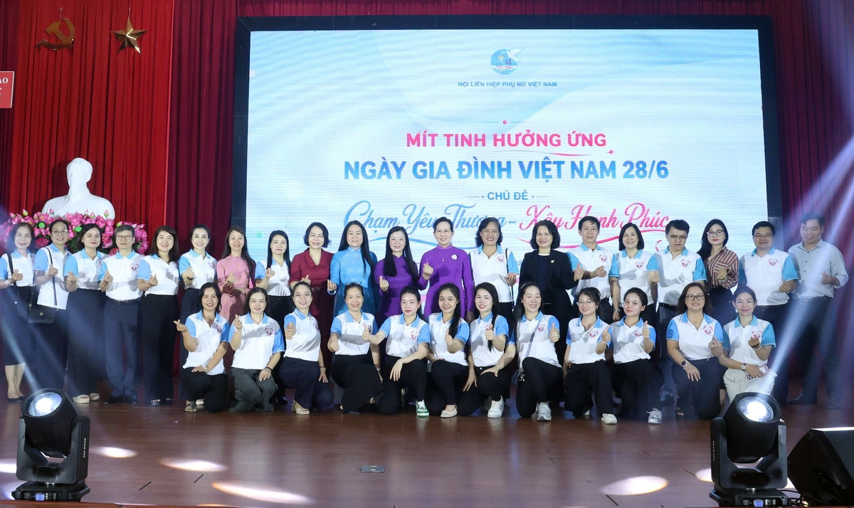 Những hình ảnh đáng nhớ tại Lễ Mít tinh hưởng ứng Ngày Gia đình Việt Nam 28/6 - Ảnh 33.