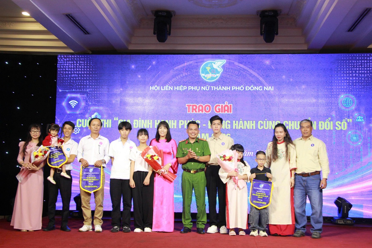 Phụ nữ Đồng Nai sôi nổi hưởng ứng các cuộc thi về chuyển đổi số- Ảnh 6.