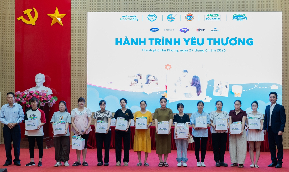 Mang "hành trình yêu thương" đến với gần 400 phụ nữ, trẻ em khó khăn ở Hải Phòng- Ảnh 3.