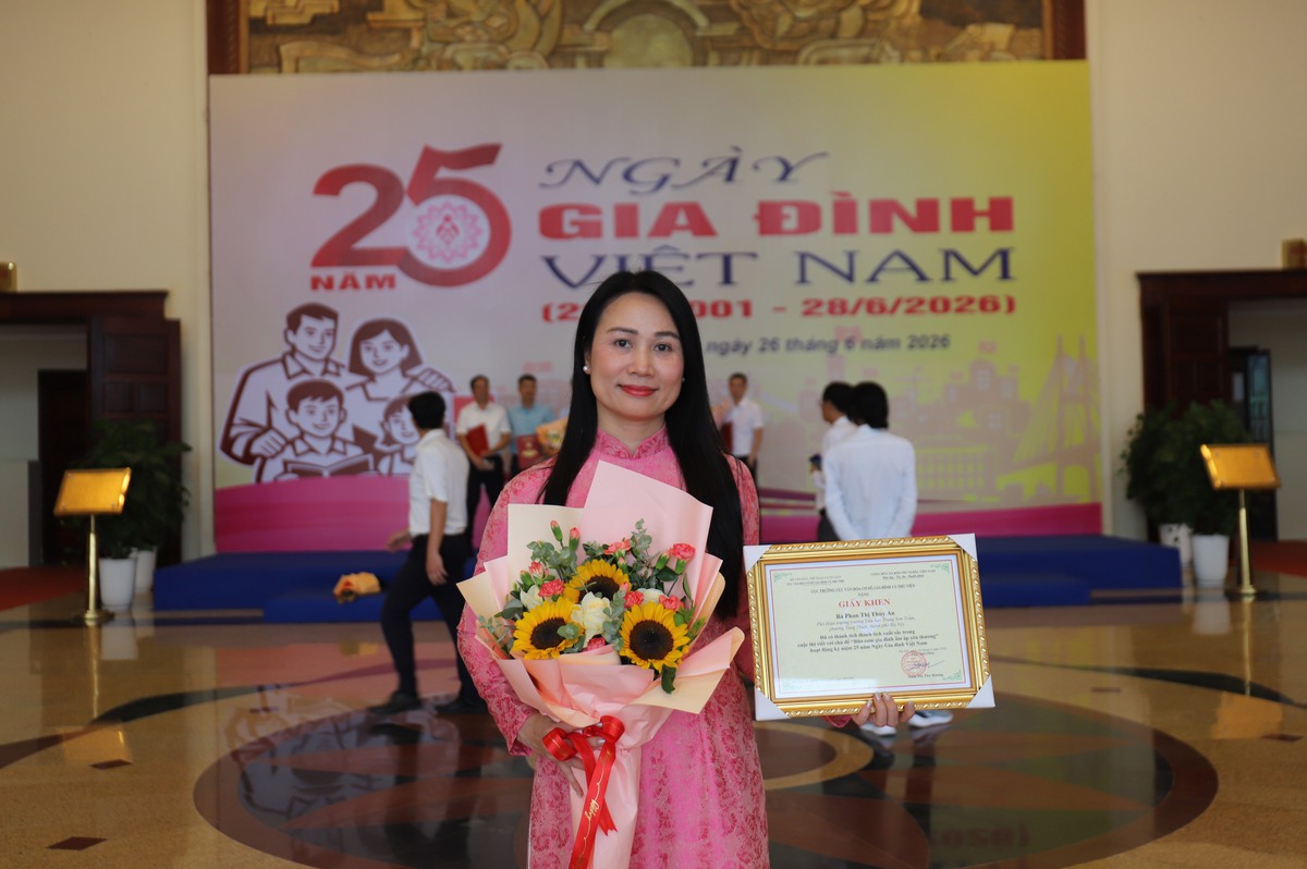 Mâm cơm đá ong và người phụ nữ neo giữ nếp nhà - Ảnh 2.