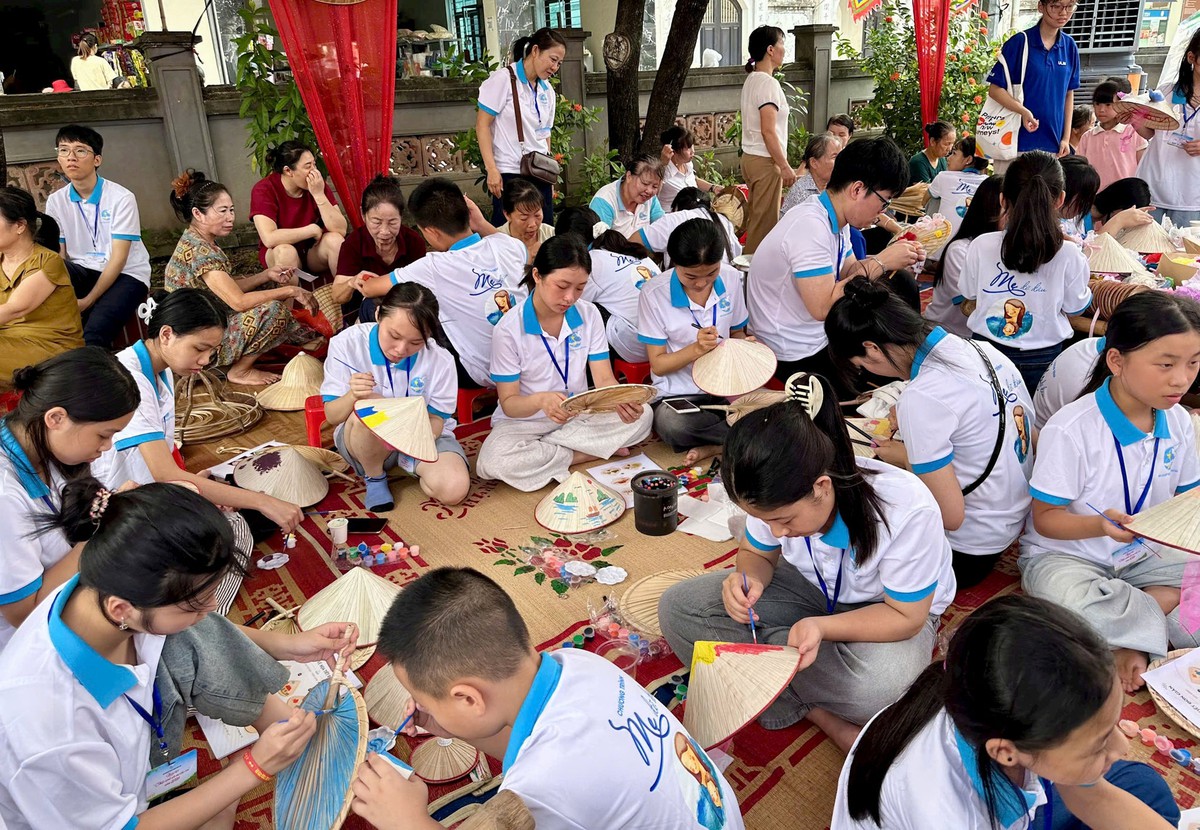 Hà Nội: Chắp cánh ước mơ cho 100 trẻ mồ côi, có hoàn cảnh khó khăn - Ảnh 2.