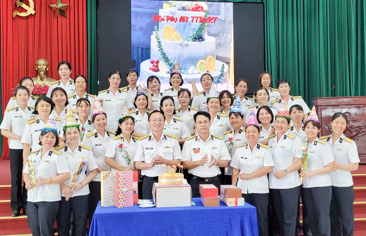 Bí quyết “giữ lửa” gia đình ở Trung tâm Bảo đảm Kỹ thuật - Ảnh 2.