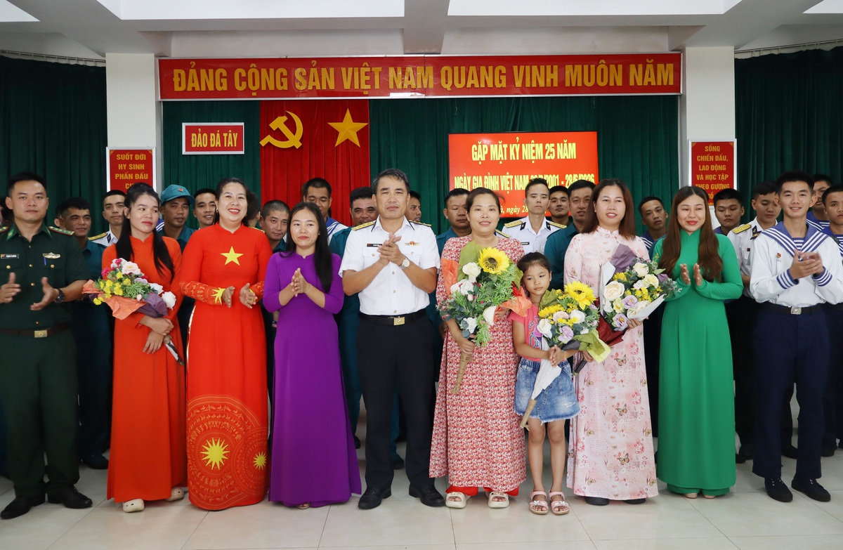 Gia đình - Điểm tựa bình yên nơi đầu sóng Trường Sa - Ảnh 3.