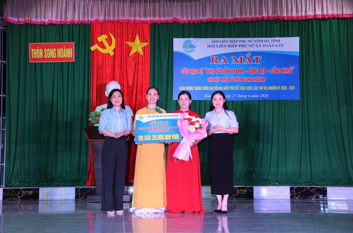 Phụ nữ Hà Tĩnh sôi nổi hoạt động chào mừng thành công Đại hội XIV - Ảnh 2.