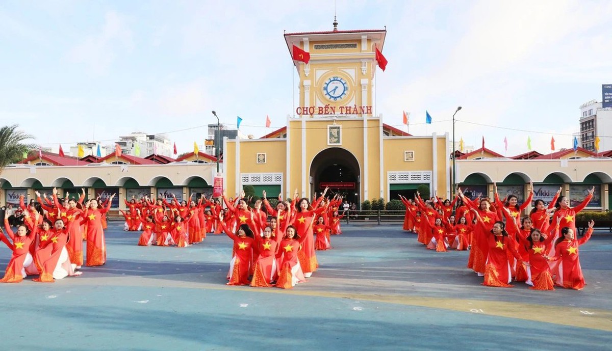 TPHCM tổ chức nhiều hoạt động kỷ niệm 50 năm  mang tên Chủ tịch Hồ Chí Minh - Ảnh 1.
