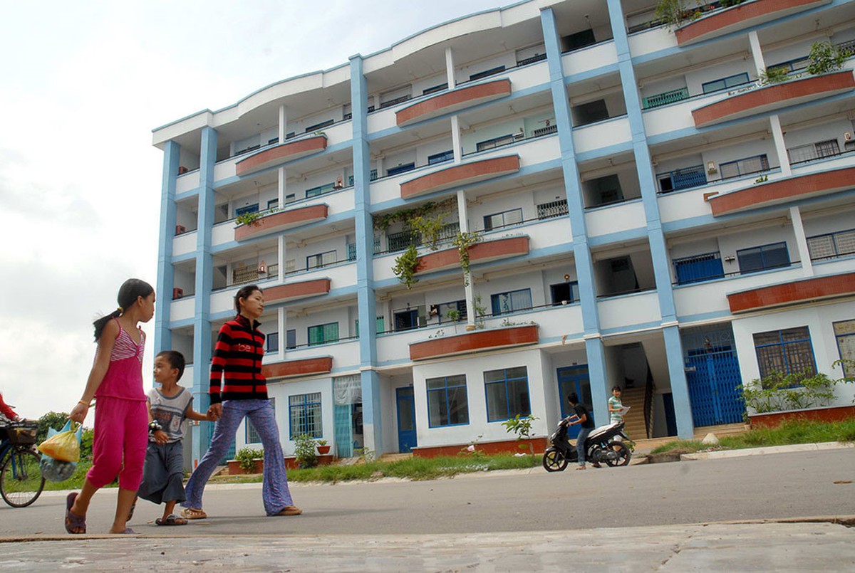 Bộ Xây dựng: Sẽ đề xuất ưu đãi vượt trội về đất đai, vốn để xây nhà ở cho thuê- Ảnh 1.