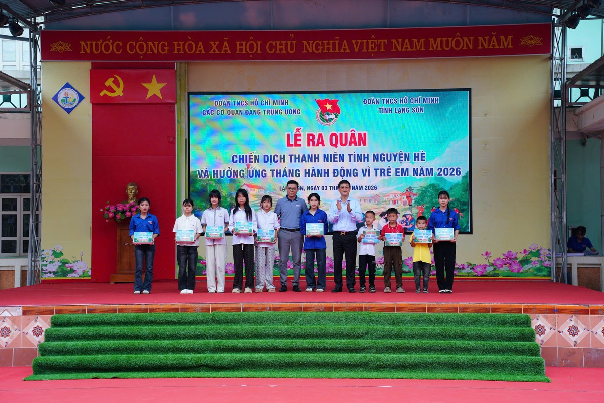Lạng Sơn: Ra quân Chiến dịch Thanh niên tình nguyện hè và hưởng ứng Tháng hành động vì trẻ em 2026- Ảnh 8.