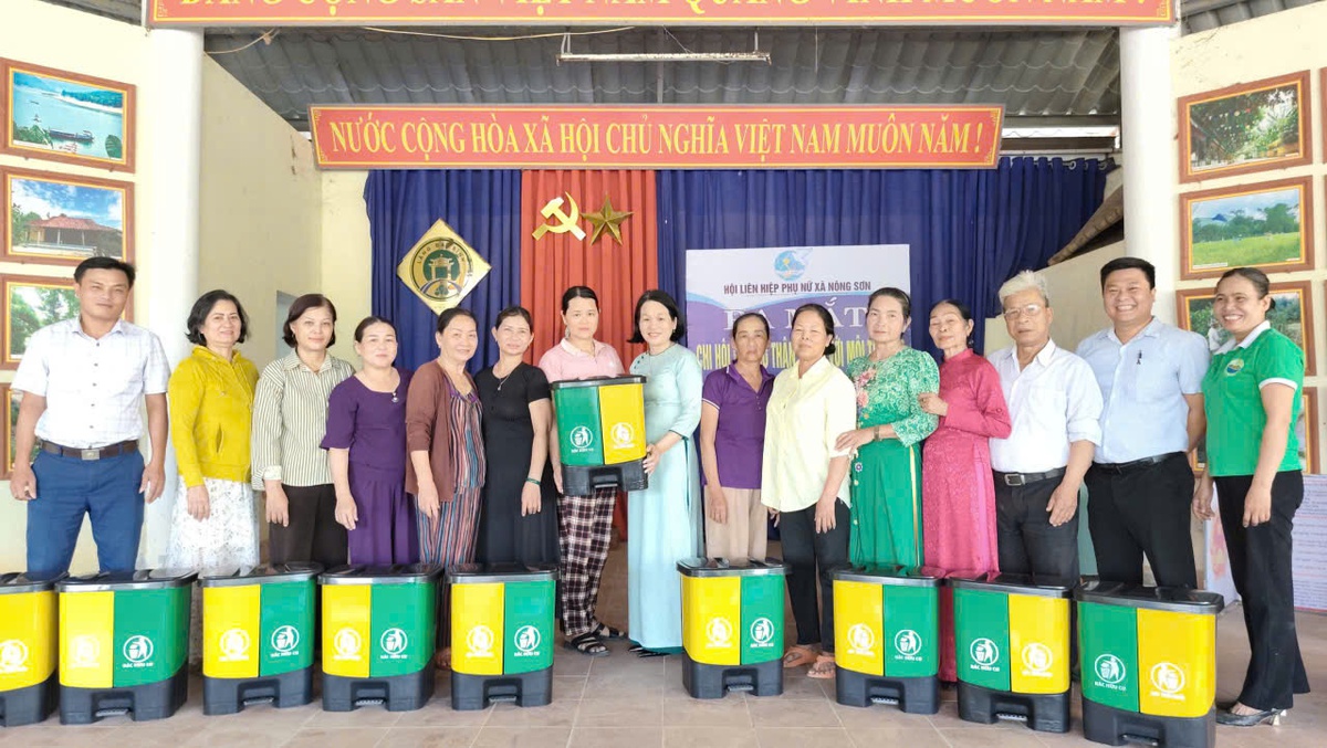 Phụ nữ Đà Nẵng vun đắp đường cờ Tổ quốc rực rỡ sắc hoa, kiến tạo tương lai xanh- Ảnh 4.