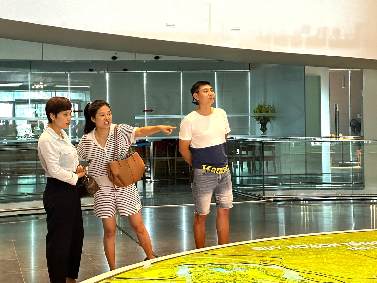 Người dân Hà Nội quan tâm quy hoạch Thủ đô tầm nhìn 100 năm- Ảnh 2.