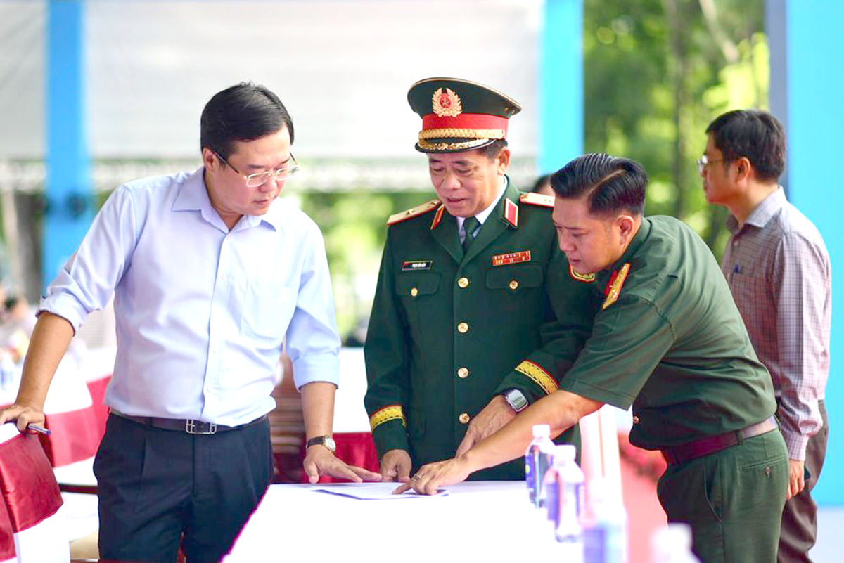 TPHCM sẵn sàng cho Lễ kỷ niệm 50 năm ngày thành phố mang tên Bác- Ảnh 1.