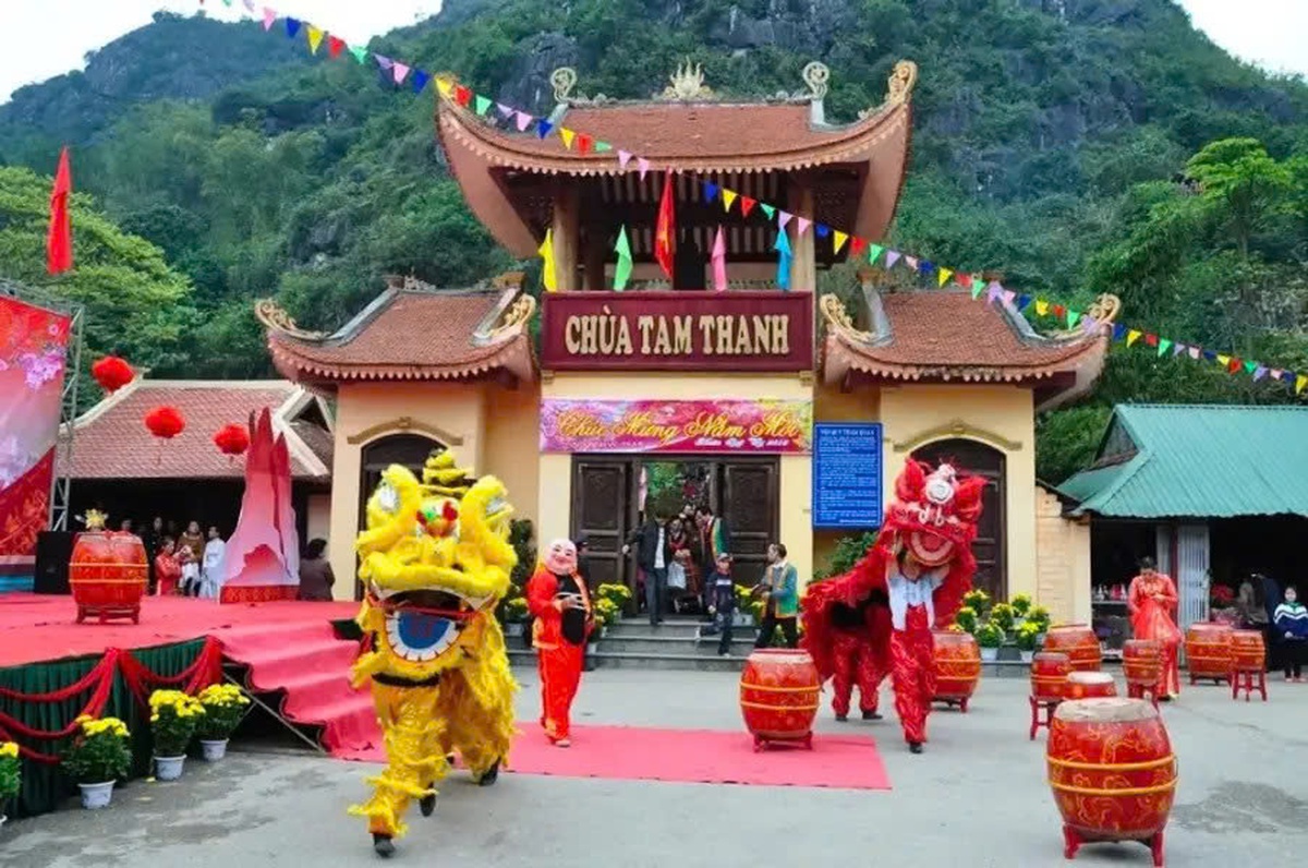 Khởi tố 7 nhân viên Khu di tích danh thắng Tam Thanh "quay vòng vé"- Ảnh 1.