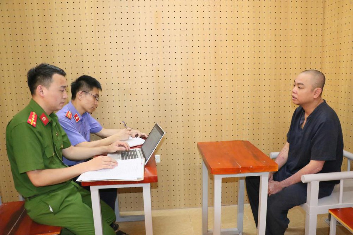 Giả danh nhà báo để cưỡng đoạt tài sản, 2 đối tượng bị khởi tố- Ảnh 2.