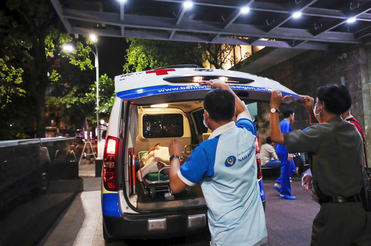 Nữ du khách Thái Lan bị xuất huyết ổ bụng được các bác sĩ Việt Nam cấp cứu kịp thời- Ảnh 1.