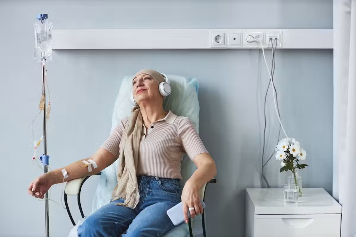 Bước tiến mới trong điều trị ung thư vú: Không cần hóa trị nhờ xét nghiệm ADN khối u- Ảnh 1.