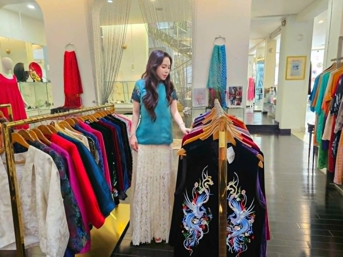 Giữ hồn phố cổ, bồi đắp di sản- Ảnh 2. Giữ hồn phố cổ, bồi đắp di sản- Ảnh 2.