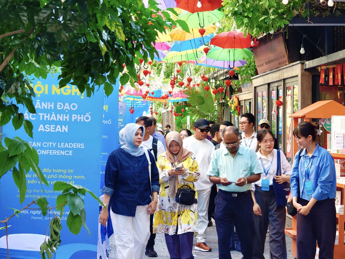 Hà Nội quảng bá ẩm thực, nghệ thuật truyền thống tại Hội nghị Lãnh đạo các Thành phố ASEAN 2026- Ảnh 2. Hà Nội quảng bá ẩm thực, nghệ thuật truyền thống tại Hội nghị Lãnh đạo các Thành phố ASEAN 2026- Ảnh 2.
