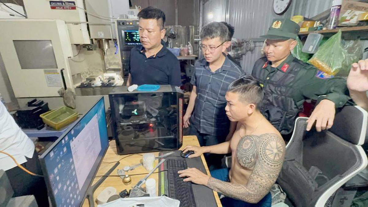 Đánh sập 2 cơ sở chế tạo súng quân dụng núp bóng xưởng cơ khí- Ảnh 1. Đánh sập 2 cơ sở chế tạo súng quân dụng núp bóng xưởng cơ khí- Ảnh 1.