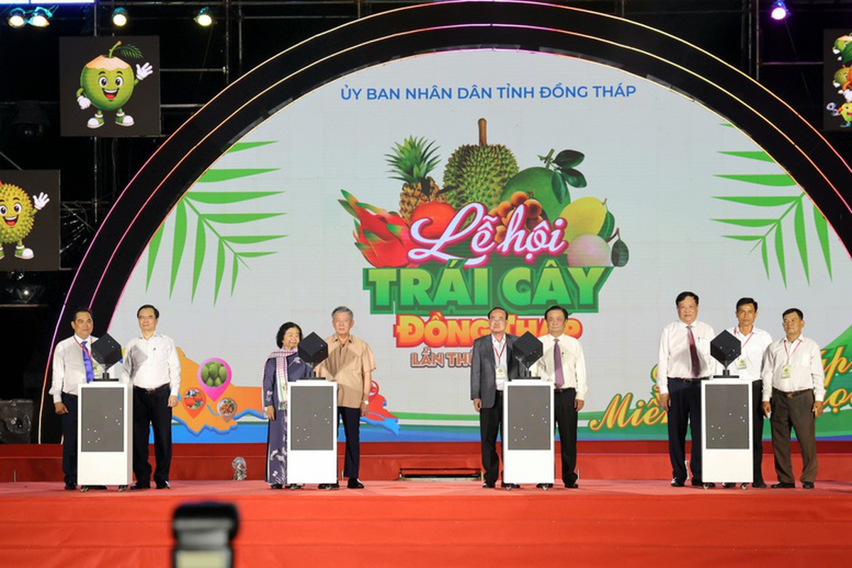 Phụ nữ Đồng Tháp tranh tài chế biến món ngon từ trái cây- Ảnh 1.
