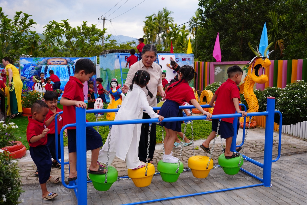"Thắp sáng những ước mơ" cho hàng trăm trẻ em khó khăn tại Đà Nẵng- Ảnh 3. "Thắp sáng những ước mơ" cho hàng trăm trẻ em khó khăn tại Đà Nẵng- Ảnh 3.