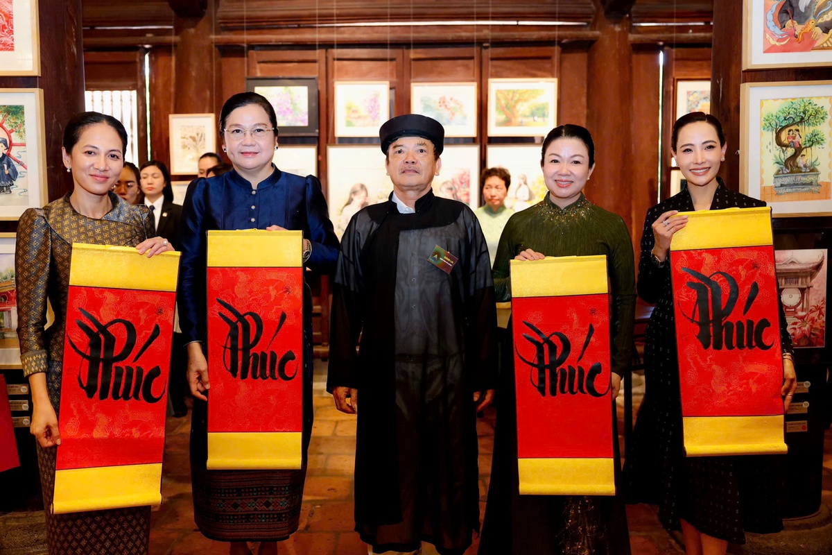 Phu nhân Thủ tướng Việt Nam cùng Phu nhân Thủ tướng Lào, Campuchia, Thái Lan thăm Văn Miếu - Quốc Tử Giám- Ảnh 4.