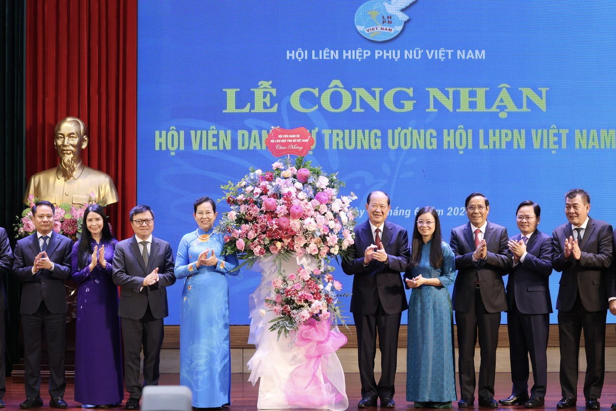Trung ương Hội Liên hiệp Phụ nữ Việt Nam công nhận 15 hội viên danh dự- Ảnh 2. Trung ương Hội Liên hiệp Phụ nữ Việt Nam công nhận 15 hội viên danh dự- Ảnh 2.