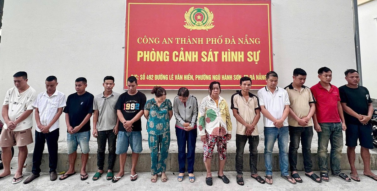 Triệt phá đường dây cá độ, số đề giao dịch hơn 20 tỷ đồng- Ảnh 1. Triệt phá đường dây cá độ, số đề giao dịch hơn 20 tỷ đồng- Ảnh 1.