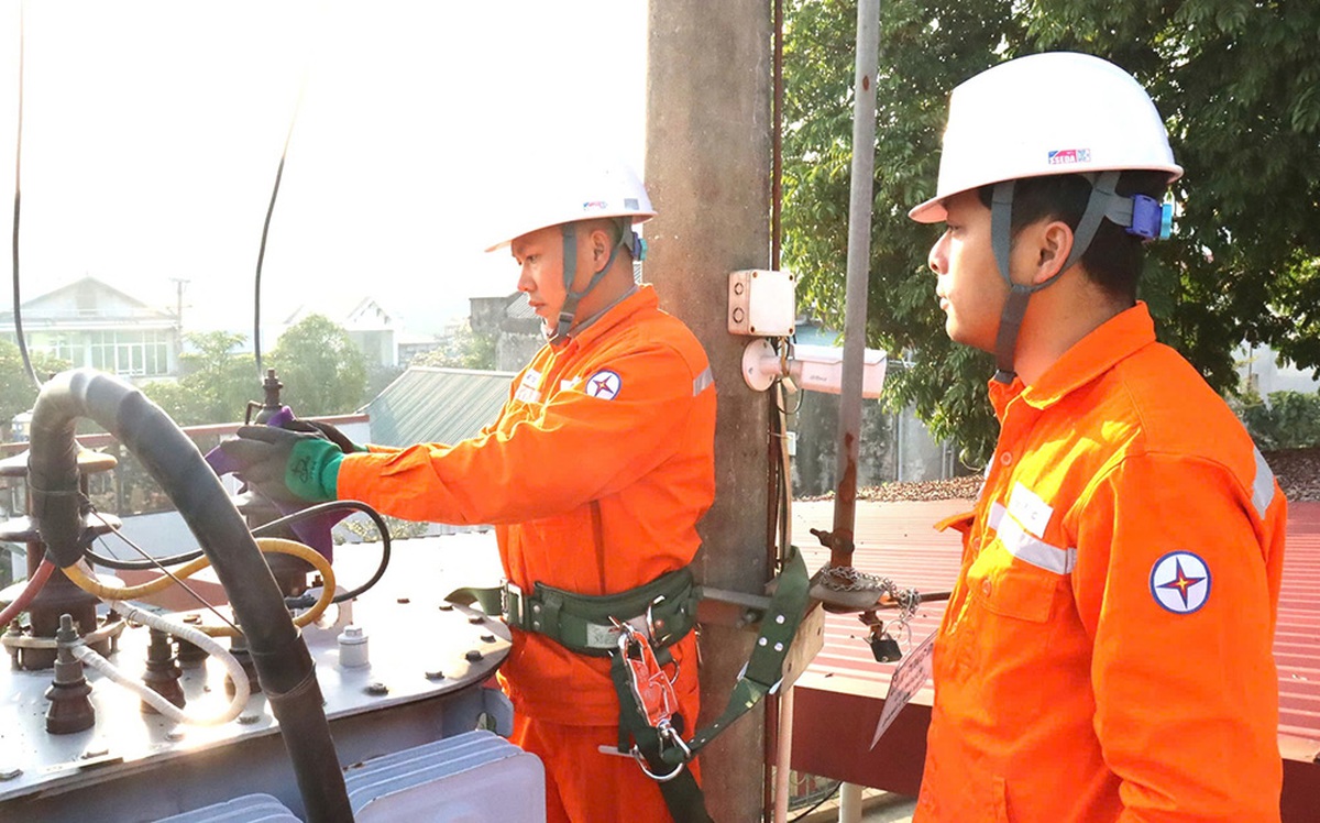 EVN lý giải việc có tiền gửi ngân hàng dù công ty mẹ còn khoản lỗ 5.611 tỷ đồng- Ảnh 1. EVN lý giải việc có tiền gửi ngân hàng dù công ty mẹ còn khoản lỗ 5.611 tỷ đồng- Ảnh 1.